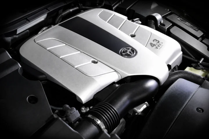 3UZ VVT-i Lexus V8 engine